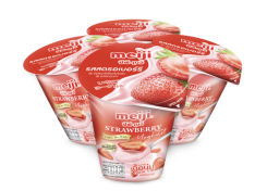 Meiji Yoghurt Strawberry 135 g. Pack4